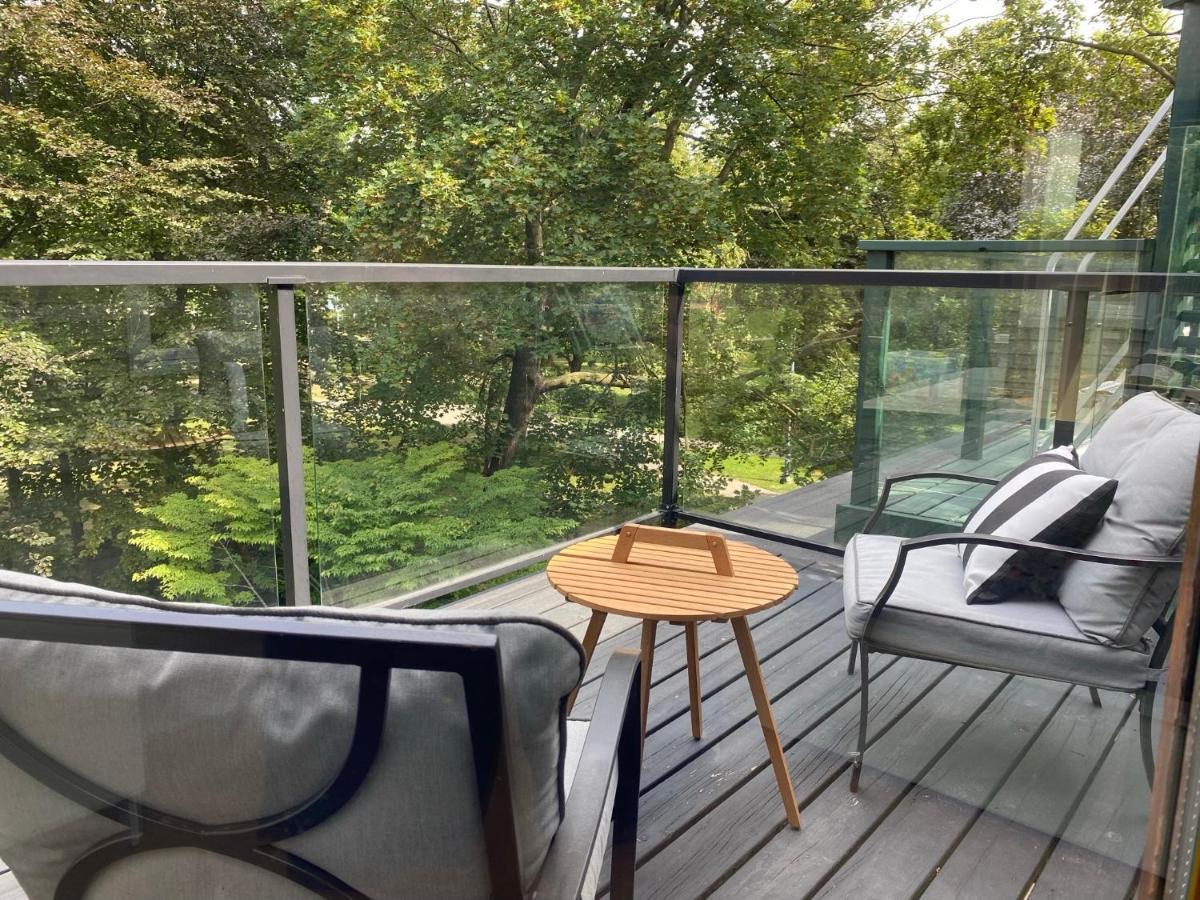 Superb Beach Home:Heated Pool-Hot Tub Open 365Days Toronto Bagian luar foto