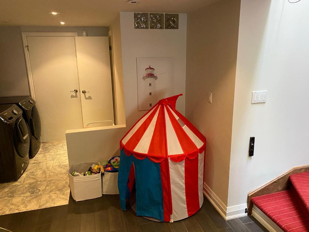 Superb Beach Home:Heated Pool-Hot Tub Open 365Days Toronto Bagian luar foto