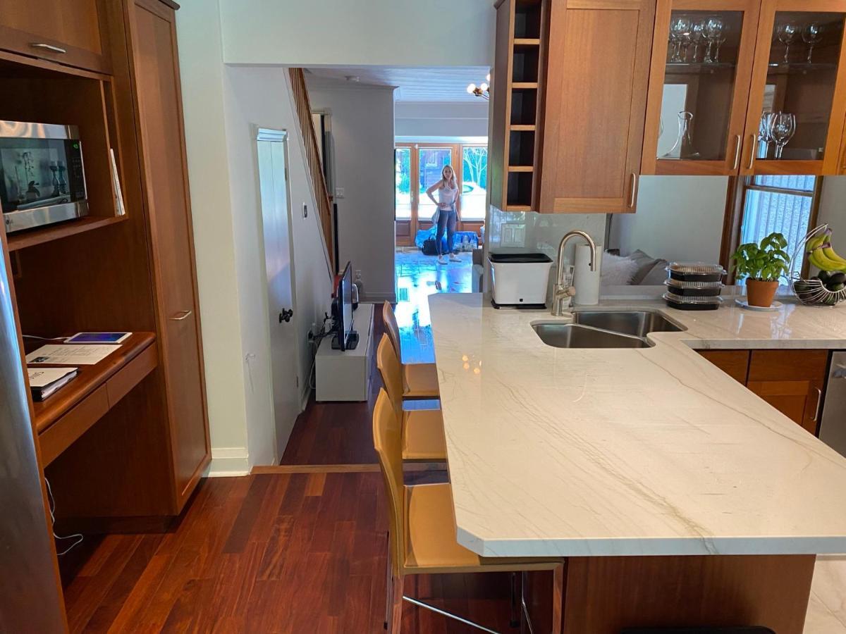 Superb Beach Home:Heated Pool-Hot Tub Open 365Days Toronto Bagian luar foto