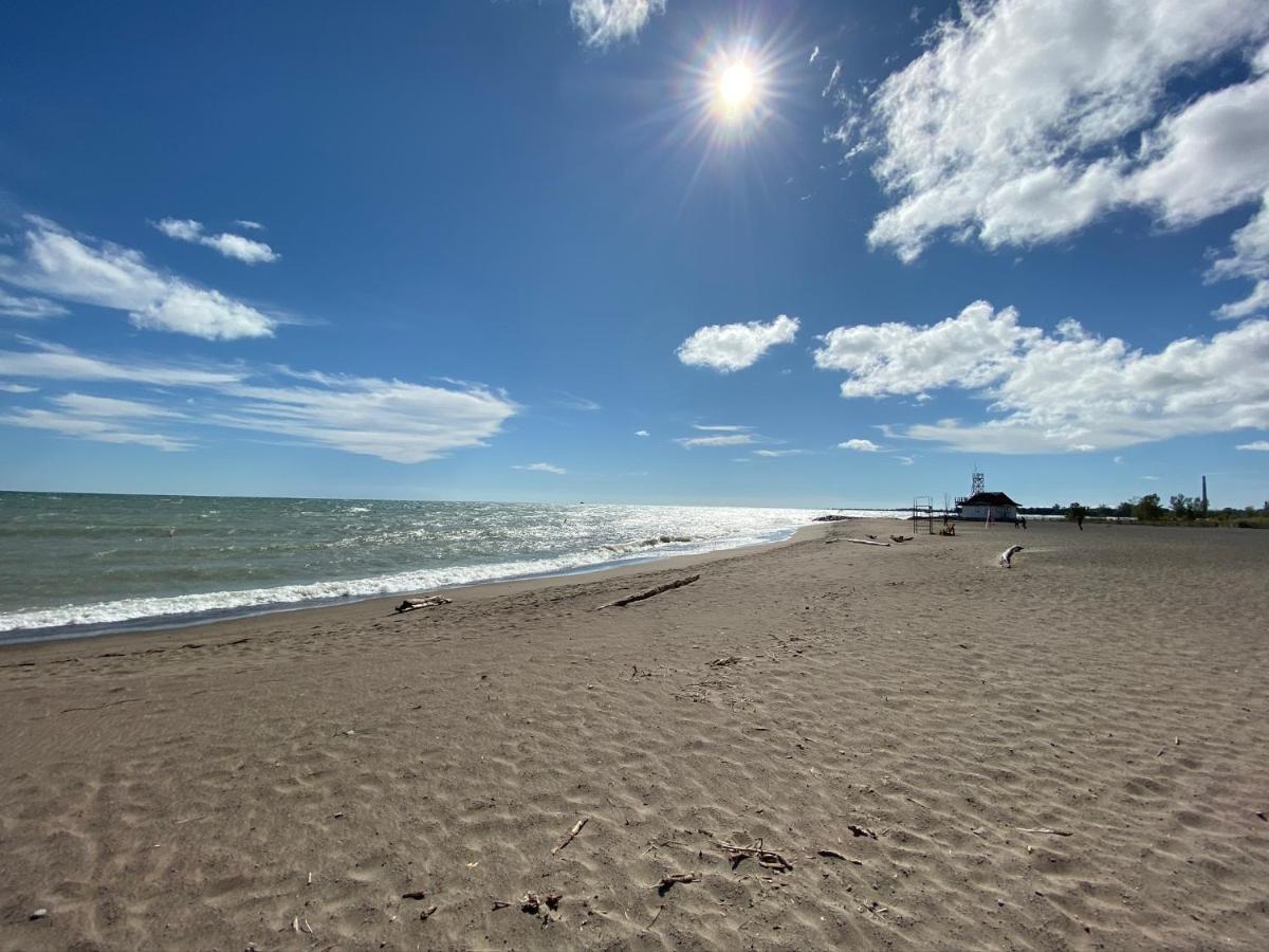 Superb Beach Home:Heated Pool-Hot Tub Open 365Days Toronto Bagian luar foto