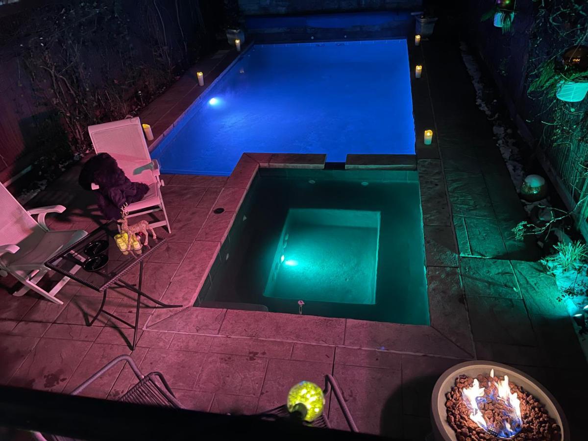 Superb Beach Home:Heated Pool-Hot Tub Open 365Days Toronto Bagian luar foto